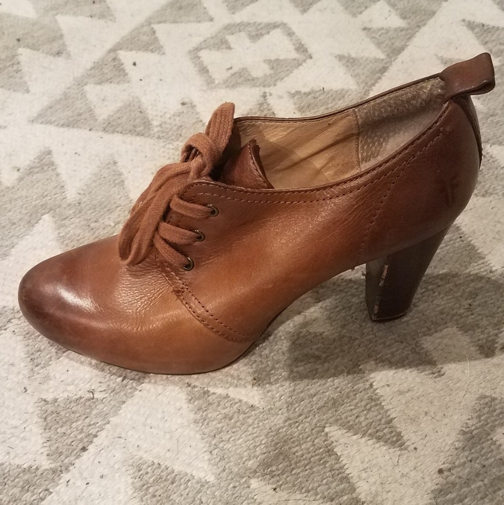 Frye Leather Brown Oxford Heels 7M